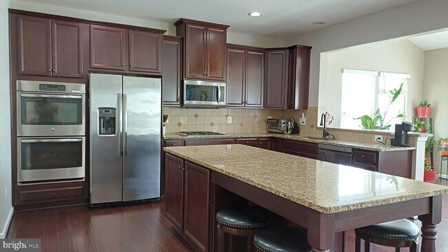 Building Photo - 25501 Emerson Oaks Dr