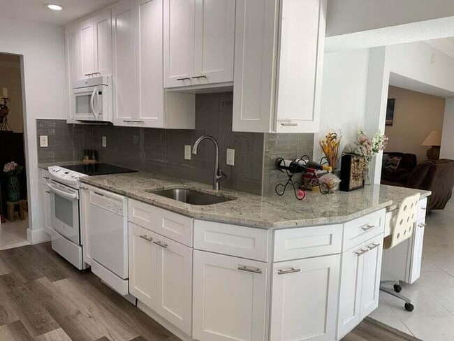 Building Photo - 3230 Aqua Vista Dr