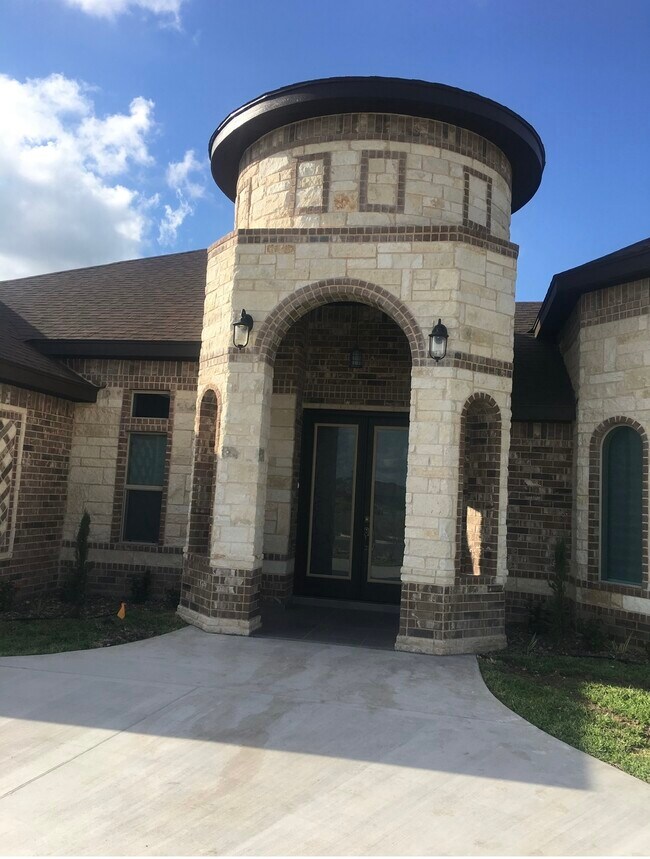 Building Photo - 3873 Tolosa St