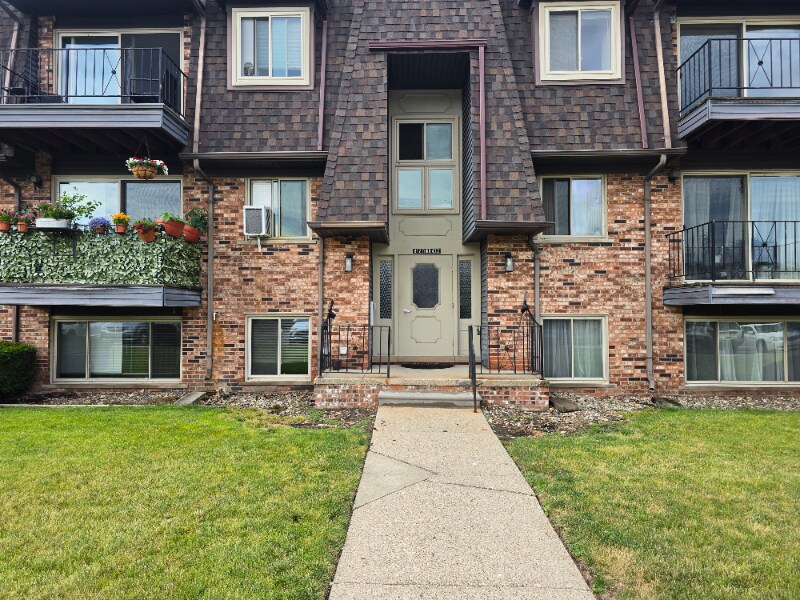 Building Photo - 418 Riviera Dr