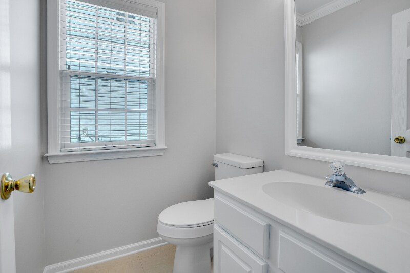 Building Photo - 9237 Bellegarde Dr