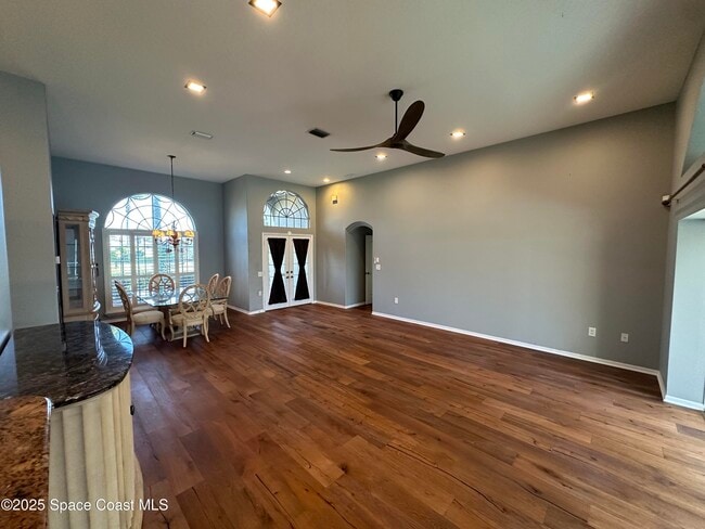 Building Photo - 908 Fostoria Dr