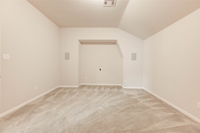 Building Photo - 43 Amaifi Dr