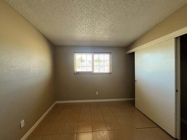 Building Photo - 8736 Aspen Ave