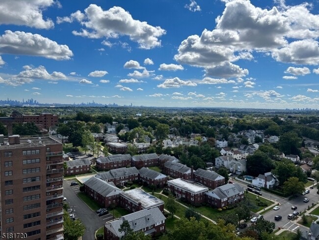 Building Photo - 285 Aycrigg Ave