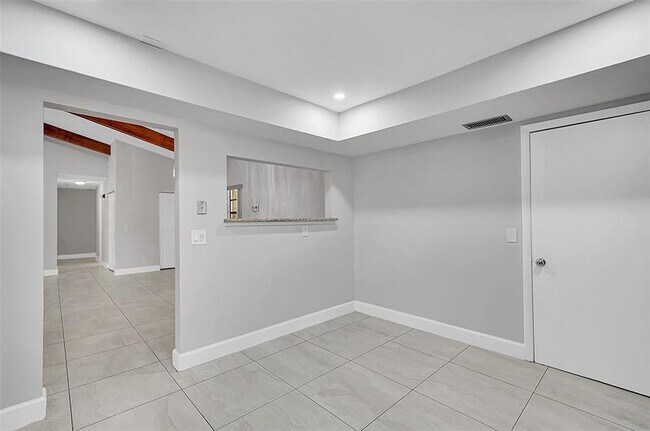 Building Photo - 5700 SW 120th Ave