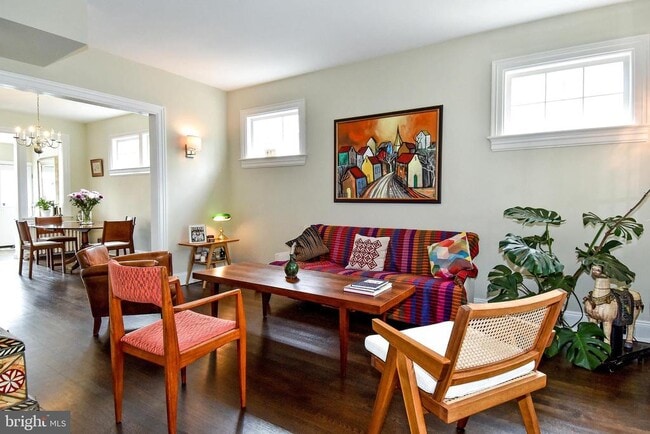 Building Photo - 2426 Observatory Pl NW