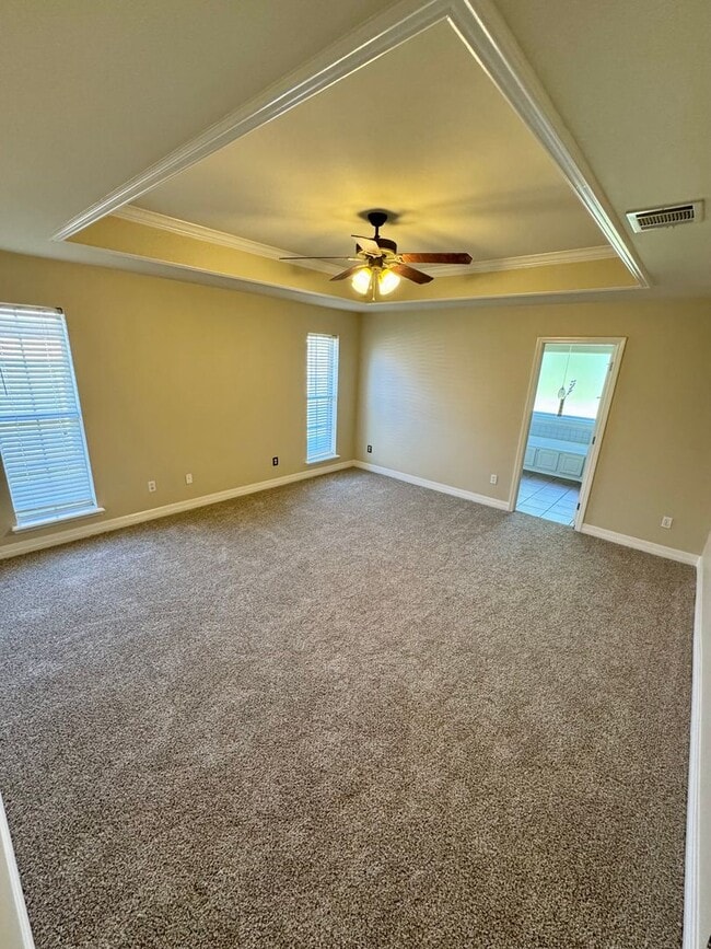 Building Photo - Home in Savannah Place
