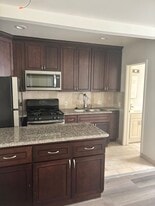 Building Photo - 151 S Crescent Dr