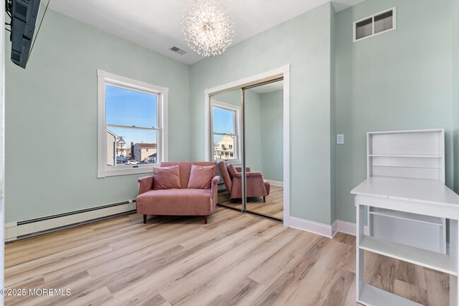 Building Photo - 3456 E Thistle Ave