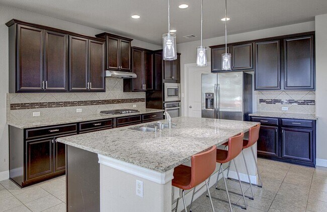 Building Photo - 5821 Viejo Dr