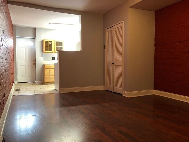 Building Photo - Charming 2 Bedroom/1 Bathroom Townhome in Abell, Baltimore, MD!