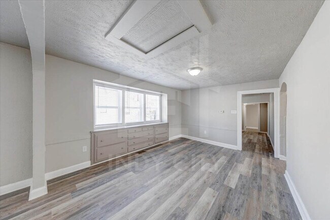 Building Photo - 3639 N Emerson Ave