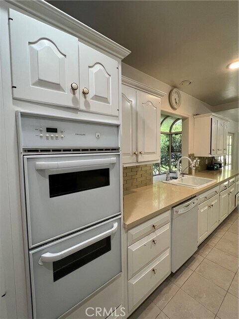 Building Photo - 123 N Glenroy Ave