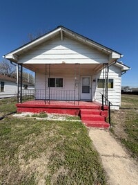 Building Photo - 2017 McCasland Ave