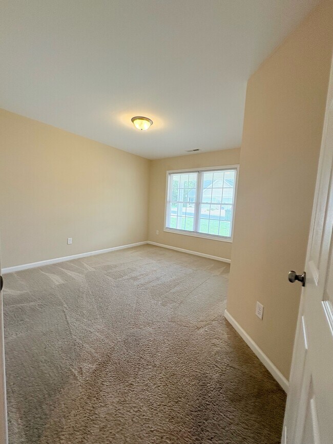Building Photo - 9 Jackmia Way