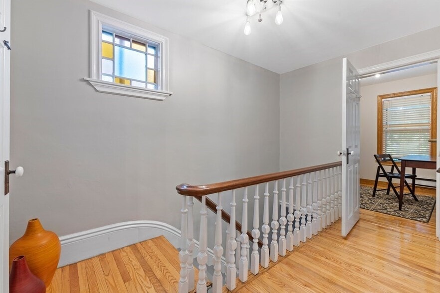 Building Photo - 80 Irving St