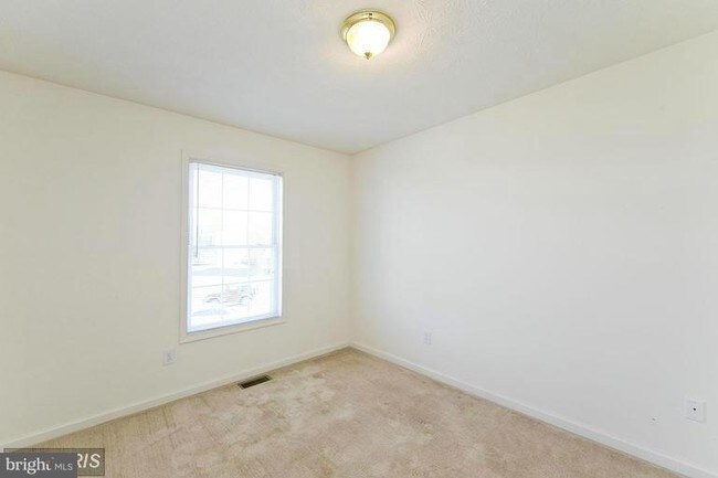 Building Photo - 121 Nature Dr