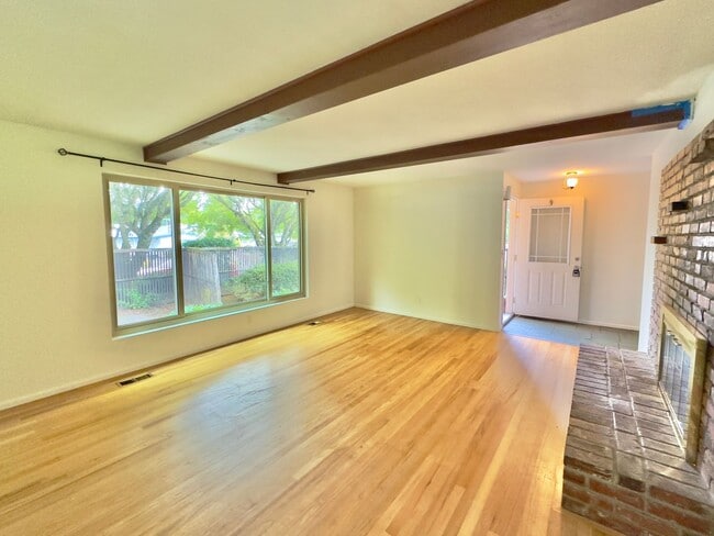 Building Photo - 2,510 Sq Ft | 5 Bedroom · 3 Bathroom – W/D, Terrace, Garage & Extra Space