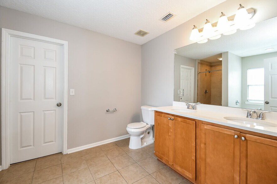 Building Photo - 11512 Bonnie Lakes Ct