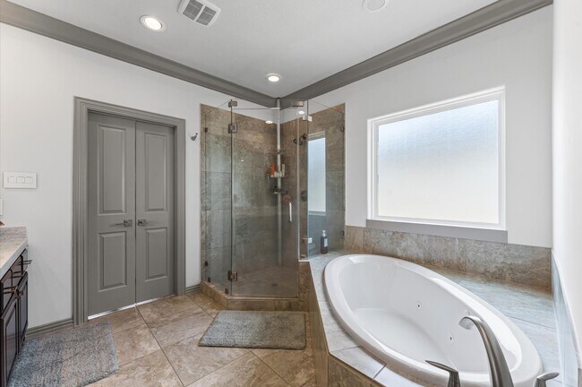 Building Photo - 1822 Jade Hollow Ln