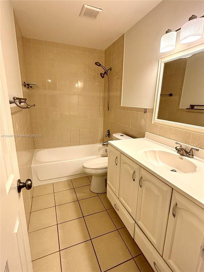 Building Photo - 3328 Quail Close