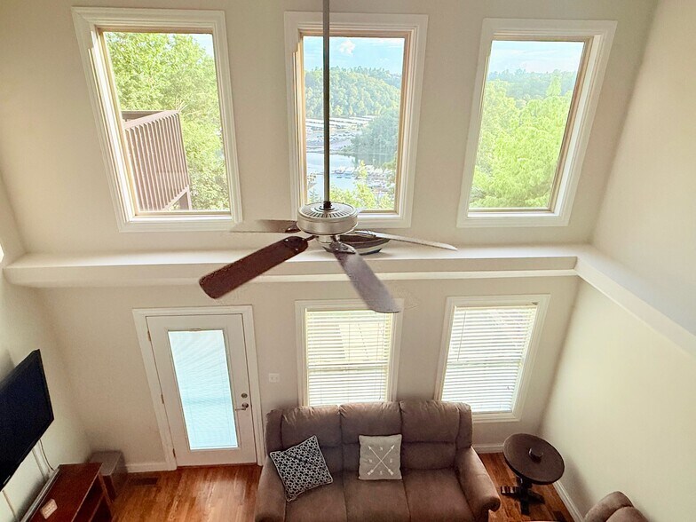 Building Photo - 949 Hideaway Dr