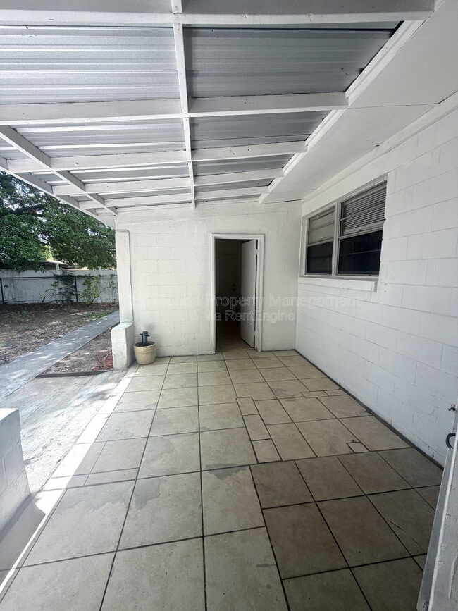 Building Photo - 7010 Ironwood Dr