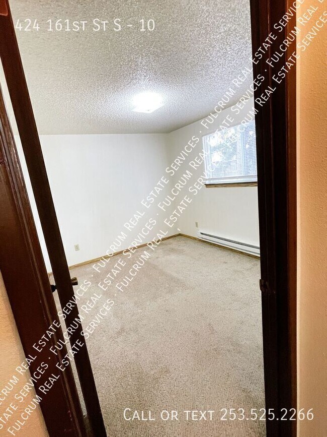 Building Photo - 424 161st St S