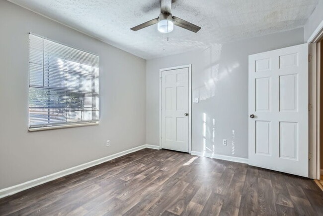 Building Photo - Charming 2-Bedroom Town Home for Rent in Morrow, GA