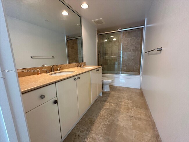 Building Photo - 1755 E Hallandale Beach Blvd