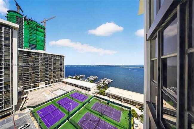Building Photo - 1915 Brickell Ave