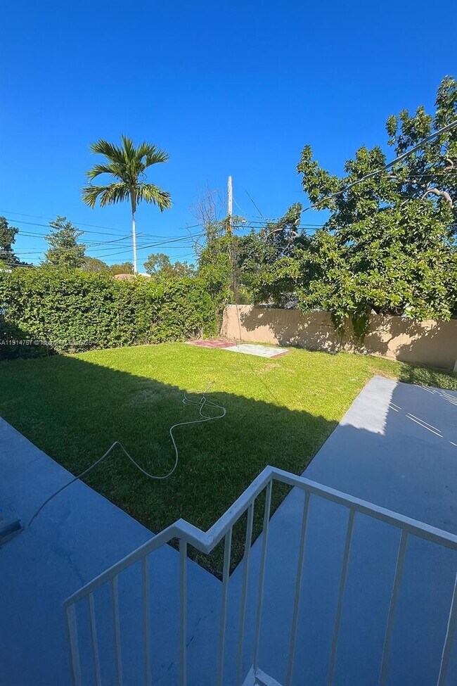 Building Photo - 5825 SW 9th Terrace