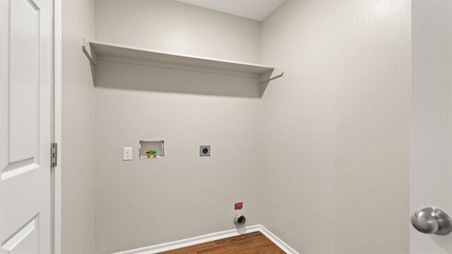 Building Photo - 621 Christian Ln