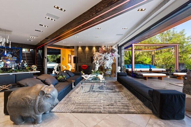 Building Photo - 8356 Sunset View Dr