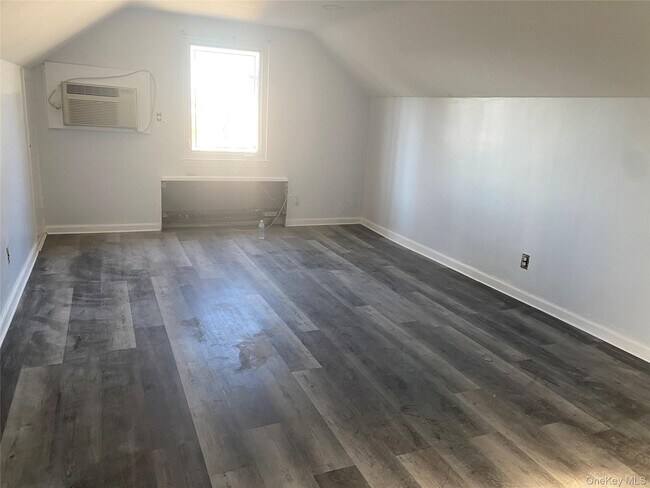 Building Photo - 60 Grist Mill Ln