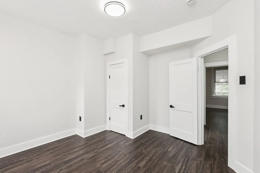 Building Photo - 752 Melville Ave
