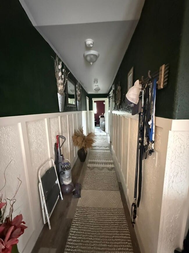 Building Photo - 4 Bedroom Home with Yard, Garage & Pet-Friendly Policy