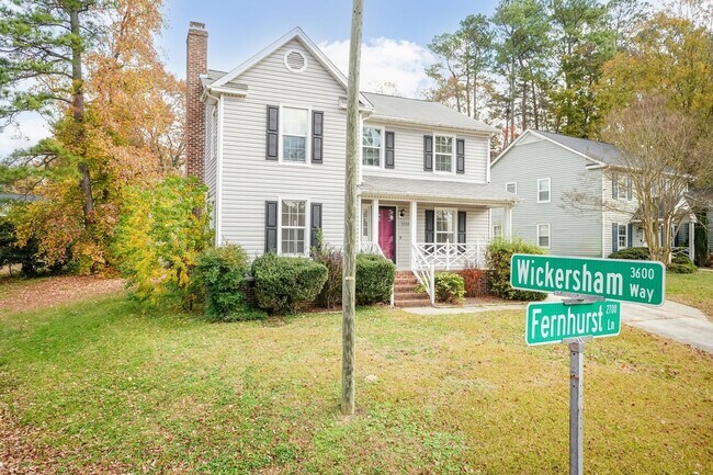 Building Photo - Three Bedroom Home!