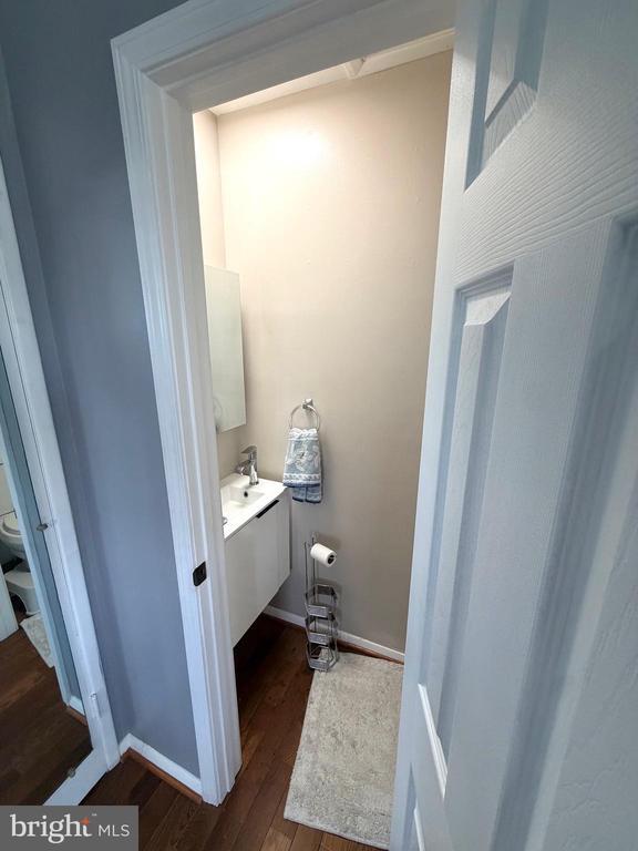 Building Photo - 7410 Dickenson St