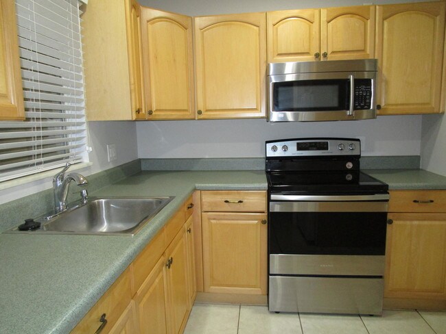 Building Photo - 10693 N Military Trl