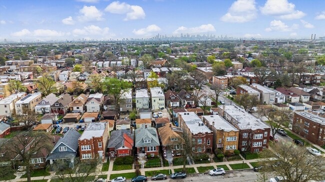 Building Photo - 1511 N Linder Ave