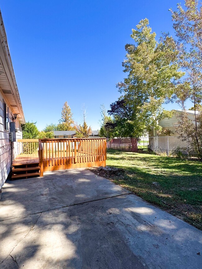 Building Photo - 5333 Peachwood Cir