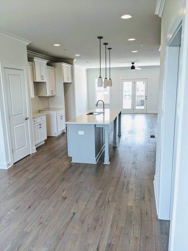 Building Photo - Luxury Townhome - Williamson County