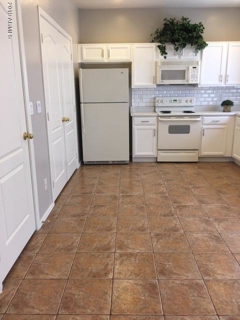 Building Photo - 8940 W Olive Ave