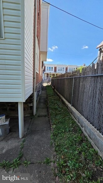 Building Photo - 5725 N Lawrence St