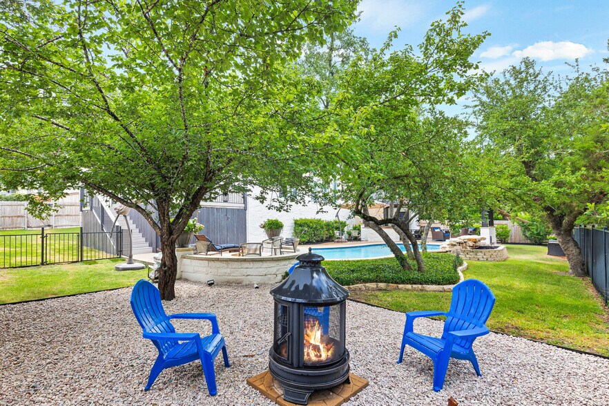 Backyard - 291 Torrington Dr