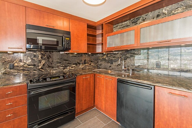 Building Photo - For Rent: 1-Bedroom Condo in Waikiki (24th...