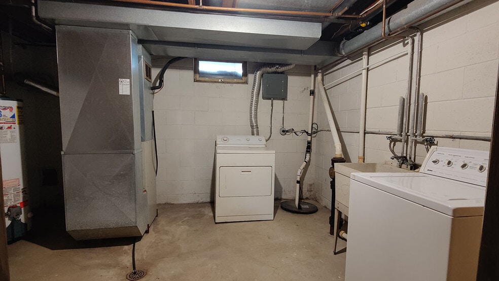 Building Photo - 1441 Oakes Rd