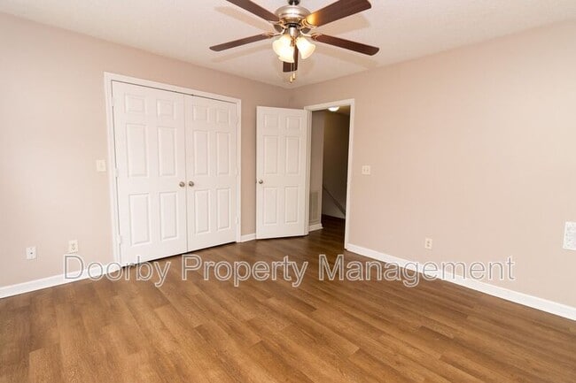 Building Photo - 11 Alice Ln